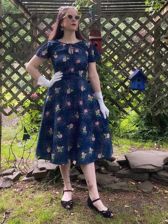 Unique Vintage Dresses & Skirts - Rare Unique Vintage Spiderweb Roses Navy Blue Flare Dress